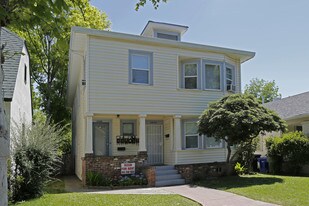 1233-1235 32nd St in Sacramento, CA - Building Photo