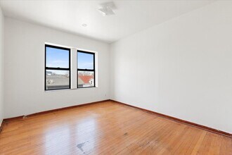 3557 W Cortland St, Unit 3 in Chicago, IL - Building Photo - Building Photo
