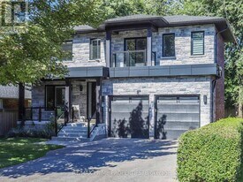 116 Pinegrove Ave in Toronto, ON - Building Photo