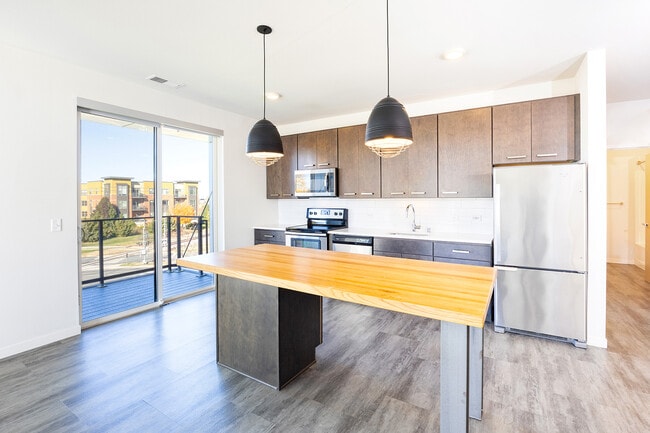 Prima in Fitchburg, WI - Building Photo - Building Photo