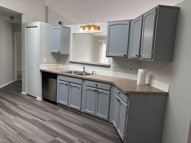 property at 1521 Commodore Ct