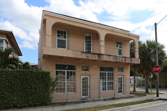 800 N Sapodilla Ave in West Palm Beach, FL - Building Photo - Building Photo