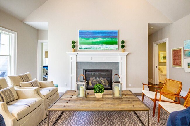 31 Roberts Ln in East Hampton, NY - Building Photo - Building Photo