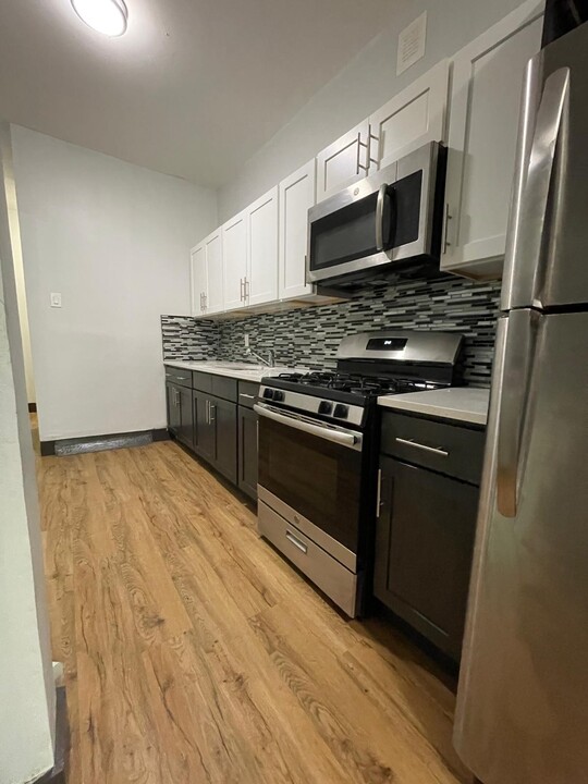 180 Ocean Ave, Unit 2L in Jersey City, NJ - Building Photo