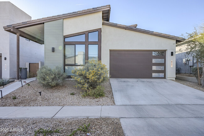 819 E Hopi Trail