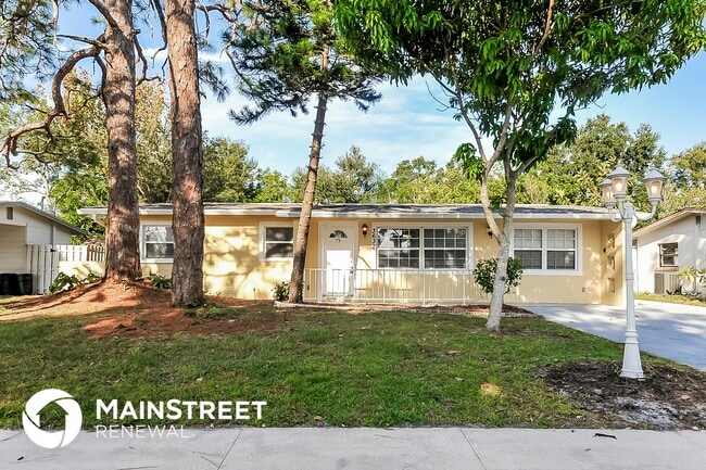 3632 Stokes Dr in Sarasota, FL - Foto de edificio - Building Photo