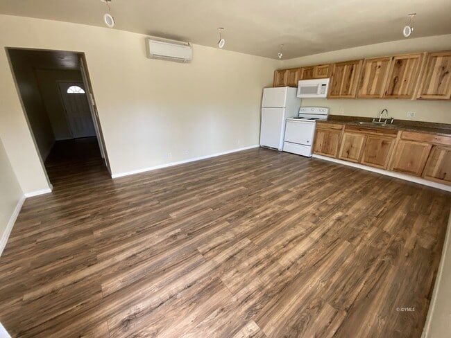 26500 CA-243 in Idyllwild, CA - Building Photo - Building Photo