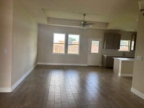 101 Growers Ave in Poteet, TX - Building Photo - Building Photo