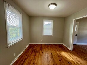 902 N Elam Ave in Greensboro, NC - Building Photo - Building Photo