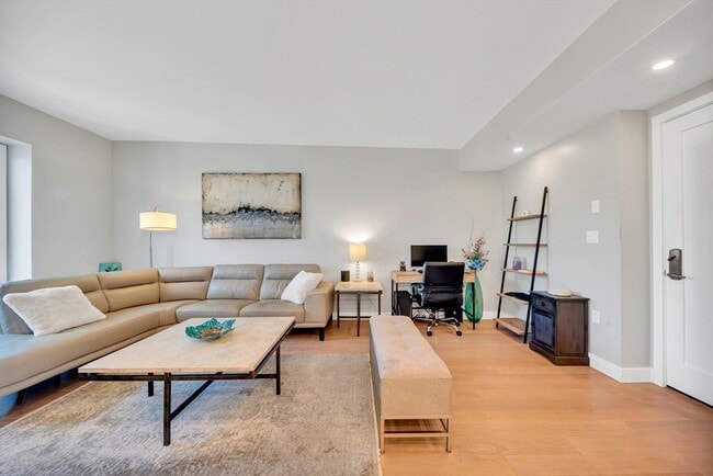 932 Broadway in Chelsea, MA - Building Photo - Building Photo