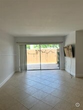 4240 NW 79th Ave in Doral, FL - Building Photo - Building Photo