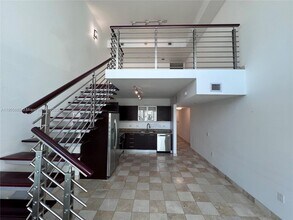 41 SE 5th St, Unit 2211 in Miami, FL - Foto de edificio - Building Photo