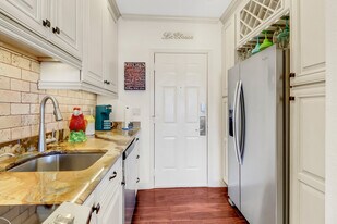 25000 Tamiami Trl E, Unit F275 in Naples, FL - Building Photo