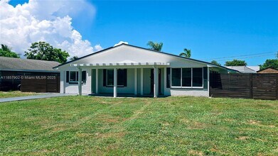 4587 Barrett St in Delray Beach, FL - Building Photo - Building Photo