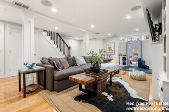 687 E 6th St in Boston, MA - Foto de edificio - Building Photo