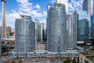 Waterclub Condo in Toronto, ON - Building Photo - Building Photo