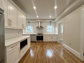 107 University Rd, Unit 1 in Brookline, MA - Building Photo