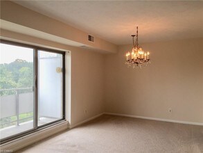 2202 Acacia Park Dr-Unit -2603 in Lyndhurst, OH - Building Photo - Building Photo