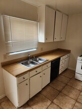 14460 Dickens St, Unit Max in Sherman Oaks, CA - Foto de edificio - Building Photo