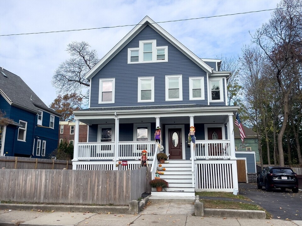 62 Lyndhurst St-Unit -2 in Boston, MA - Building Photo