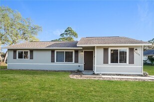 21024 Keeler Ave in Port Charlotte, FL - Building Photo