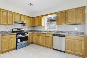 276 Oraton St, Unit 3 in Newark, NJ - Building Photo - Building Photo