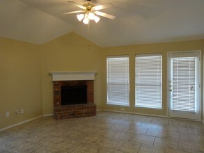 9812 Sparrow Hawk Ln in Fort Worth, TX - Building Photo - Building Photo
