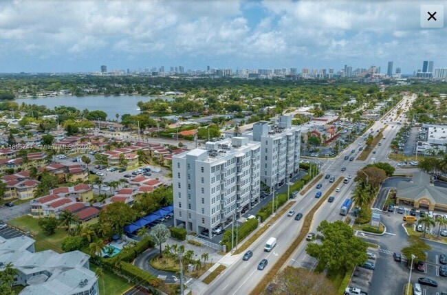 1791 NE Miami Gardens Dr in Miami, FL - Building Photo - Building Photo