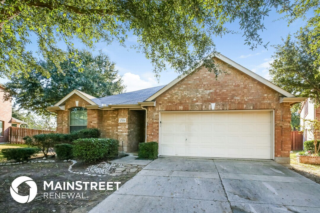 2100 Hayes St in McKinney, TX - Foto de edificio