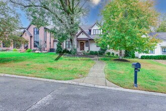 210 38th Ave N in Nashville, TN - Building Photo - Building Photo