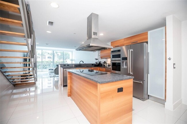 2950 NE 188th St in Aventura, FL - Building Photo - Building Photo