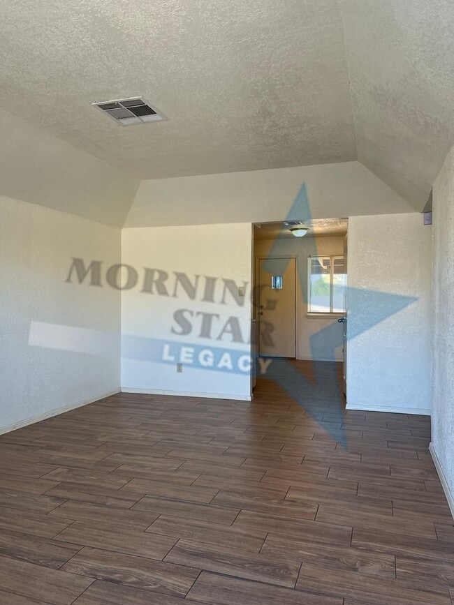 1832 S Triviz Dr in Las Cruces, NM - Building Photo - Building Photo