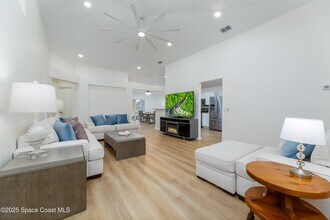 4540 Bellaluna Dr in Melbourne, FL - Building Photo - Building Photo