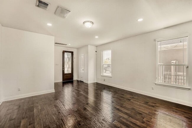 194 Danish Dr in Hutto, TX - Building Photo - Building Photo