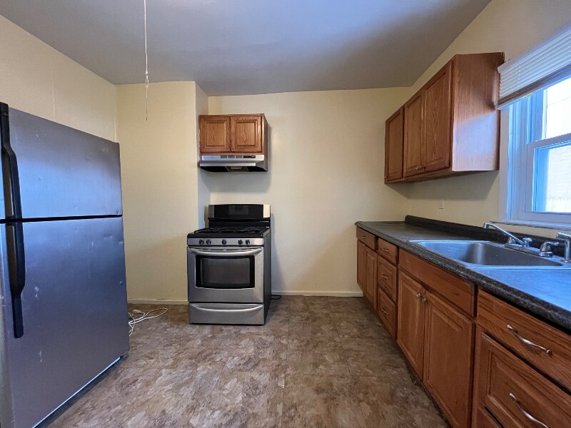 683 State St in Albany, NY - Building Photo