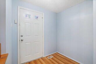 8653 Bent Arrow Ct in Springfield, VA - Building Photo - Building Photo