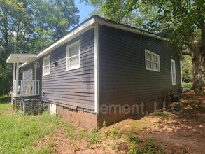 1303 Polk St in Lagrange, GA - Building Photo - Building Photo