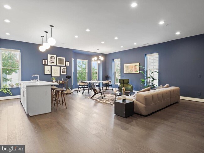 property at 770 Park Rd NW