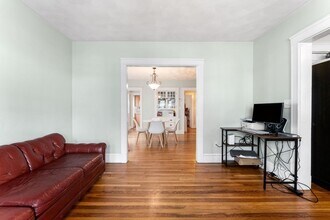 15 Carney St in Medford, MA - Building Photo - Building Photo