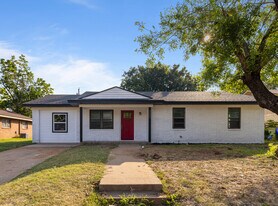 2009 Broadway St in Waco, TX - Building Photo