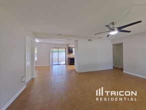 11685 Sands Ave in Jacksonville, FL - Building Photo - Building Photo
