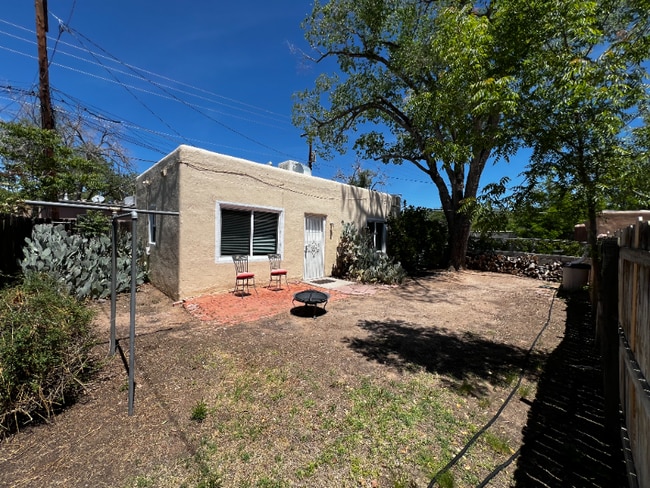 2111 Silver Ave SE in Albuquerque, NM - Building Photo - Building Photo