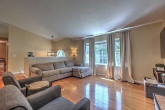 167 Osborn Rd in Naugatuck, CT - Foto de edificio - Building Photo