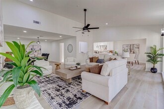 10303 Chevy Chase Dr in Houston, TX - Building Photo - Building Photo