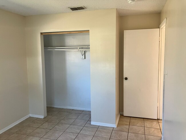 39500 Lincoln Ave in Zephyrhills, FL - Building Photo - Building Photo