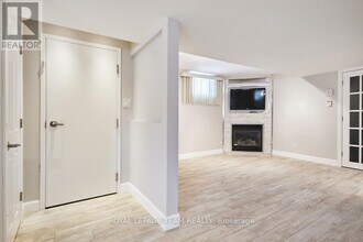 333-333 Zephyr Ave in Ottawa, ON - Building Photo - Building Photo