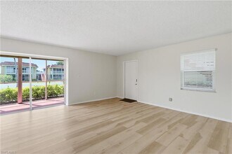 1400 Pompei Ln in Naples, FL - Foto de edificio - Building Photo