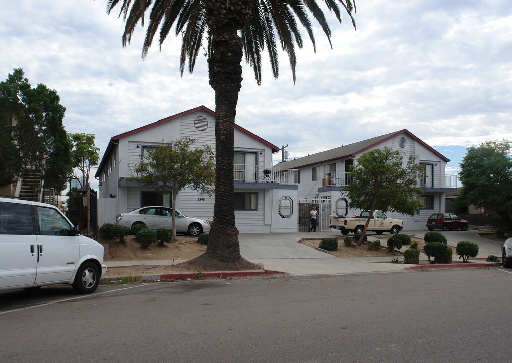 3535-3545 43rd St in San Diego, CA - Foto de edificio