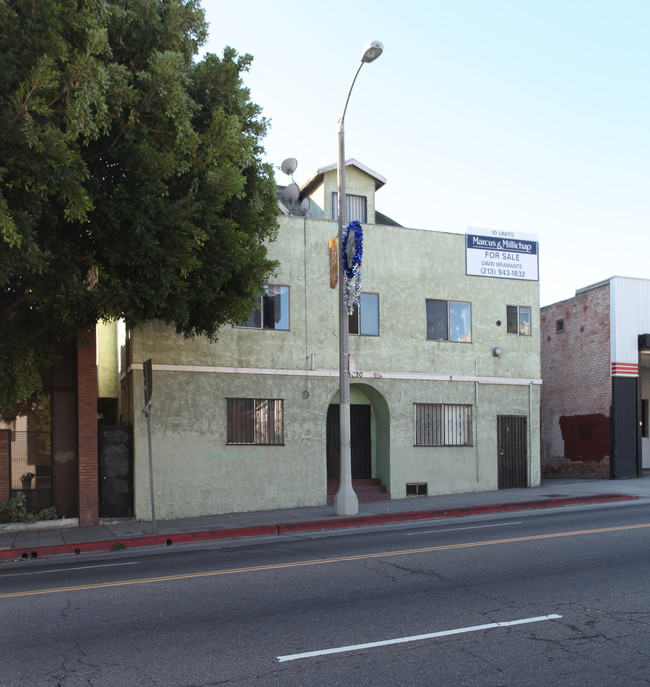 1630 W Temple St in Los Angeles, CA - Foto de edificio - Building Photo