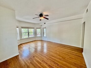 6042 N Kenmore Ave in Chicago, IL - Building Photo - Building Photo